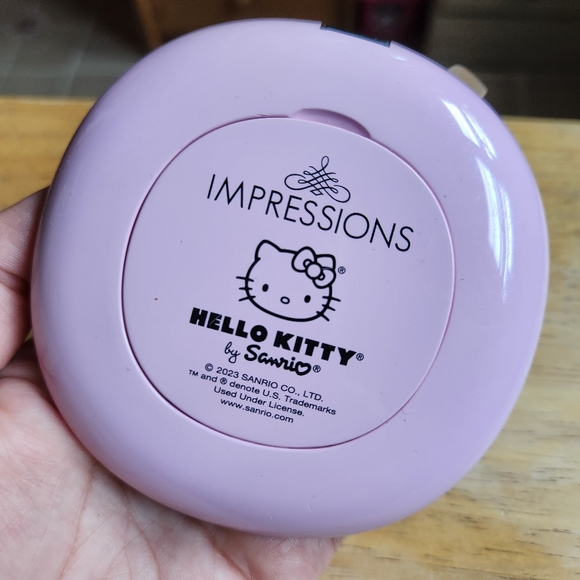 Hello Kitty LED Compact Mirror - Picture 5 of 7